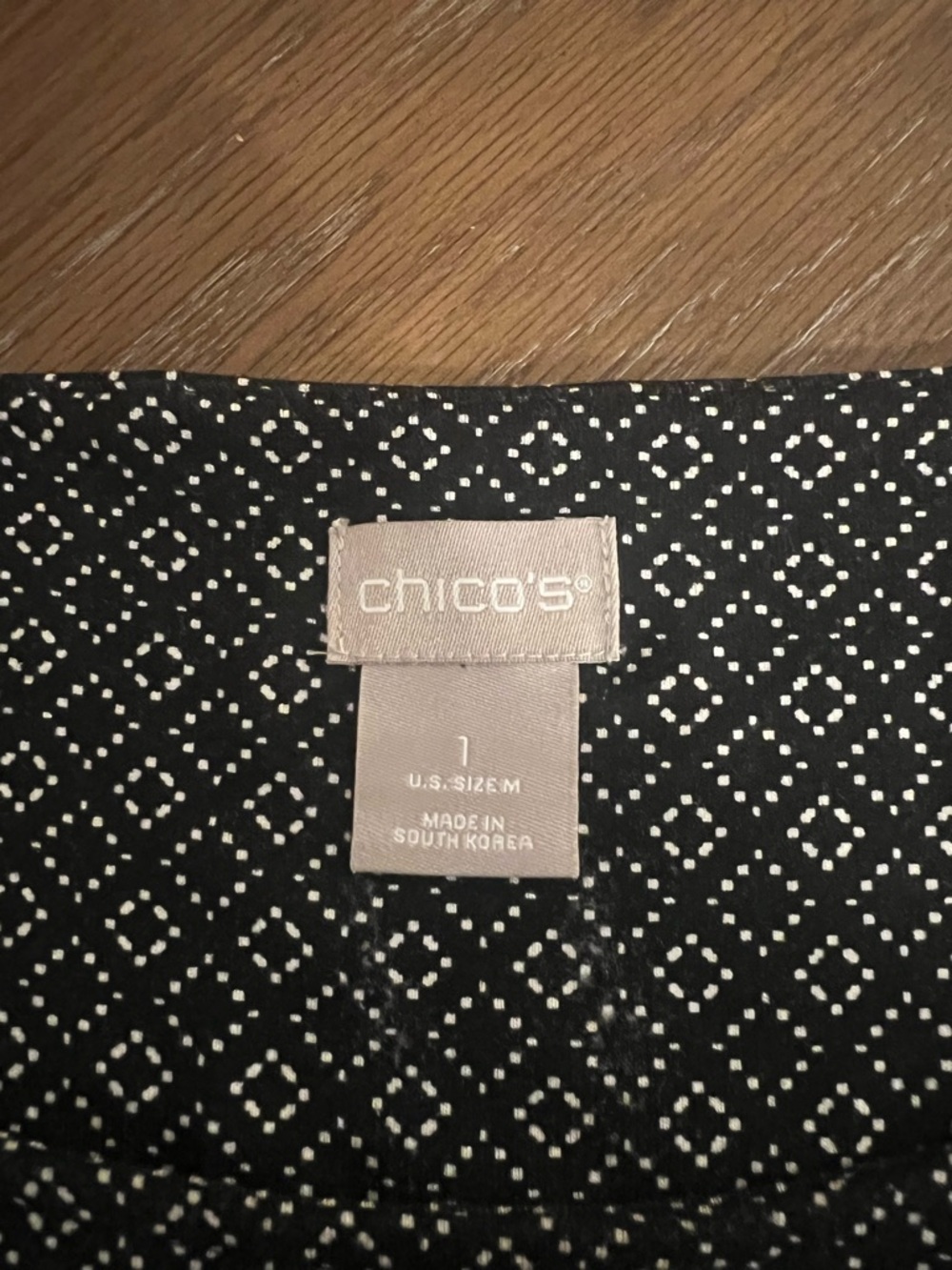 Chico's Black & White Geometric Diamond Print Boatneck Blouse 1 (6/8) - Picture 4 of 8